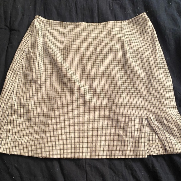 Express Bleus Blue and White Plaid Mini Skirt with Small Slit - Picture 3 of 6